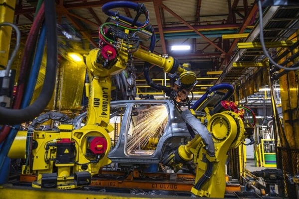 Sectorul auto german concediază masiv personal, pe fondul problemelor economice. „Niciun alt sector industrial nu a înregistrat o reducere atât de mare”