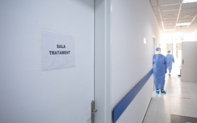 Primul pacient român diagnosticat cu variola maimuței are dosar penal. A refuzat să dea informații privind posibili contacți