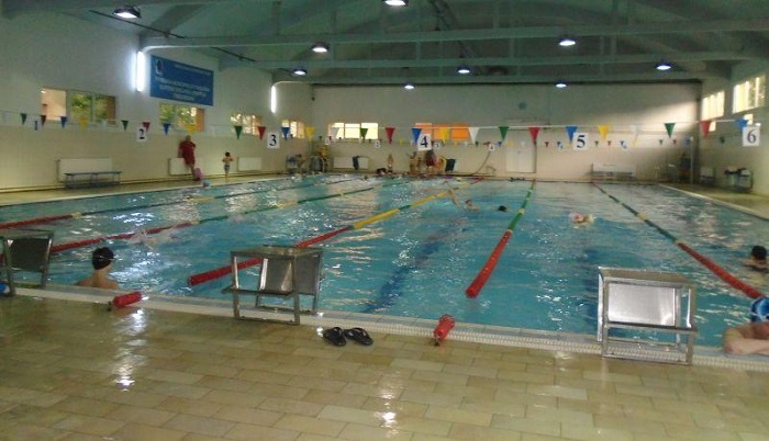 Timișorenii vor avea acces la bazinele de înot și sălile de sport din cadrul școlilor și liceelor, contra cost