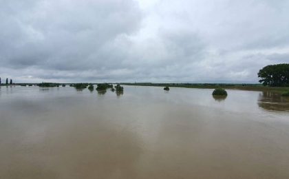 Pericolul de inundații nu a trecut! Cod portocaliu și cod galben de inundații pe râuri din Timiș și Caraș-Severin