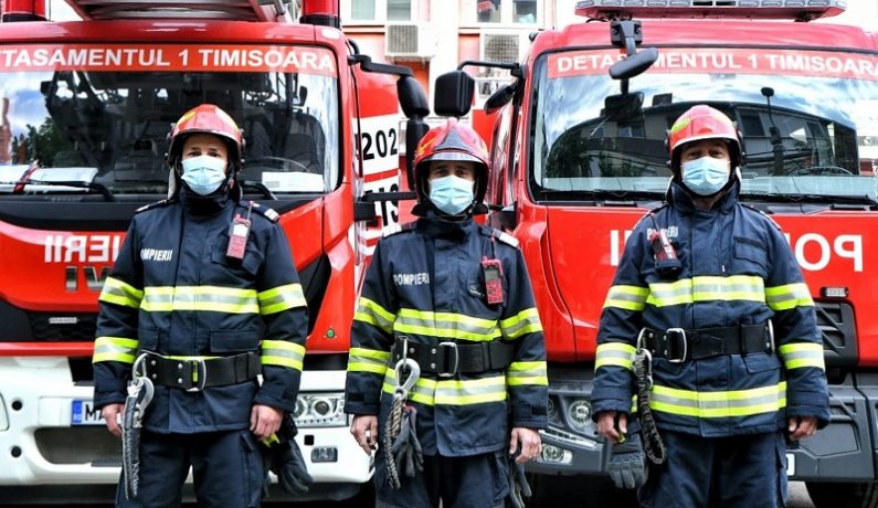 Copil de 8 ani, căzut inconştient pe şosea, după ce l-a lovit un autobuz lângă Timişoara, salvat de un echipaj de pompieri care se întorcea de la un incendiu