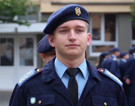 Tineri cu care de mândrim: Iulian, din Giroc, a fost admis fără concurs la Academia Forţelor Terestre, ca urmare a rezultatelor din perioada studiilor liceale