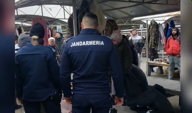 Incident între jandarmi și vânzători, în timpul unei razii în Piața Flavia din Timişoara