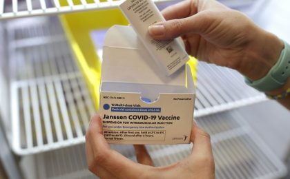 Johnson & Johnson a închis, discret, fabrica în care producea vaccinul său Covid-19