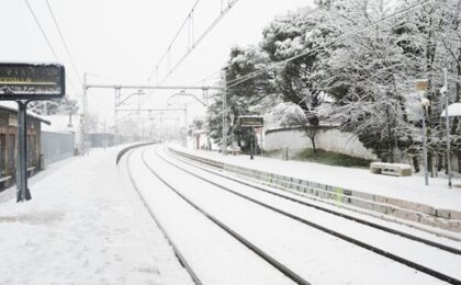 Furtuna „Kristin” a ajuns în Spania: rafale de peste 120 km/h, aeroporturi, drumuri și trenuri blocate