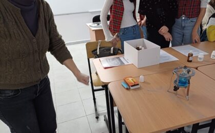 Laboratoarele de fizică și de chimie, insuficiente în școlile din Timiș
