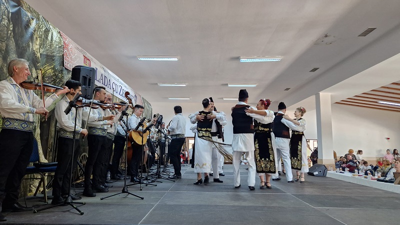 "Lada cu Zestre" se deschide în două localităţi timişene, cu goşti de seamă, dansuri, gastronomie tradițională, grai bănățean, expoziții și meșteșuguri