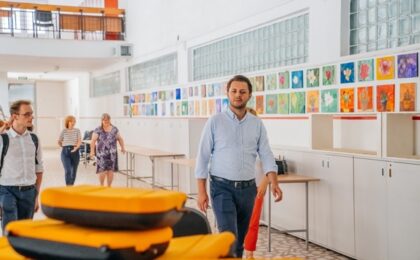 Cum trebuie reorganizată rețeaua școlară din Timișoara în viziunea viceprimarului Ruben Lațcău