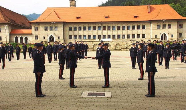 Opt elevi din Timiș au fost admiși la colegii militare