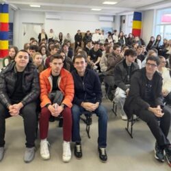 Peste 500 de elevi din Giroc au participat la o acțiune de prevenire și combatere a violenței și a consumului de substanțe interzise