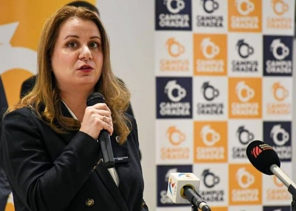 Ministerul Educației infirmă veridicitatea unei informații legate de o presupusă afirmație a Ligiei Deca în legătură cu contractul educațional 1 Ministerul Educației infirmă veridicitatea unei informații legate de o presupusă afirmație a Ligiei Deca în legătură cu contractul educațional