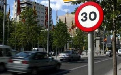 Propunerea OMS pentru România: 30 km/oră, viteza maximă admisă în orașe. Ce spun șoferii