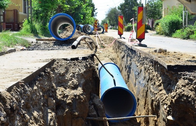 Simonis critică oprirea haotică a unor programe de investiții, care atrage subdezvoltare și dezechilibru între urban și rural 1 Simonis critică oprirea haotică a unor programe de investiții, care atrage subdezvoltare și dezechilibru între urban și rural
