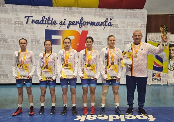 Timișoreni fruntași la lupte 2 lupte2 1