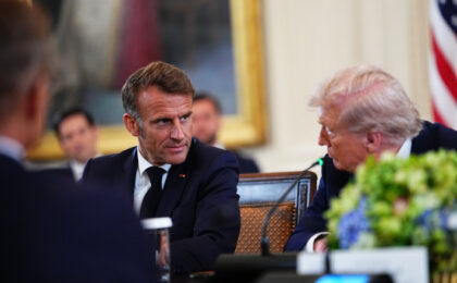 Emmanuel Macron: Vladimir Putin este un prădător, un căpcăun la ușa noastră