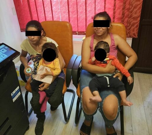 Două femei cu copilași de doar câteva luni, depistate la cerșit de polițiștii locali timișoreni