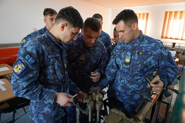 Centrul Militar Zonal Timiș organizează sesiunea a II-a de admitere în învăţământul postliceal militar