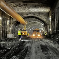 Se trage tare! 800 de muncitori și 200 de utilaje, la tunelurile de pe șantierul A1 Margina – Holdea (foto)