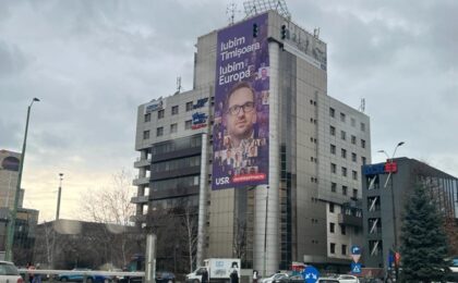 Imensul mash al primarului Fritz din Piața Consiliul Europei nu are aviz de la Primăria Timișoara