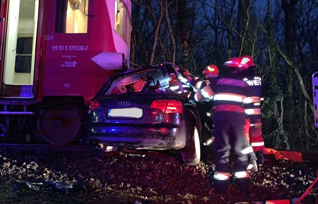 Mașină lovită de tren, la Timișoara! Cum s-a produs accidentul, ce a stabilit poliția 1 Mașină lovită de tren, la Timișoara! Cum s-a produs accidentul, ce a stabilit poliția