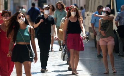 Numărul cazurilor COVID explodează! Ce măsuri pandemice se vor lua în România