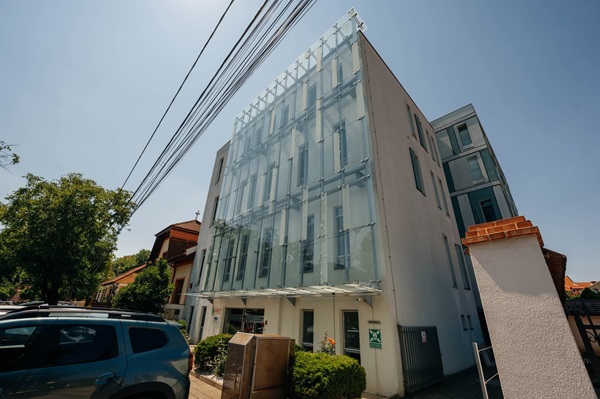 Anchetă a poliţiei la Maternitatea Odobescu, unde o tânără de 17 ani a murit la câteva ore după ce a născut