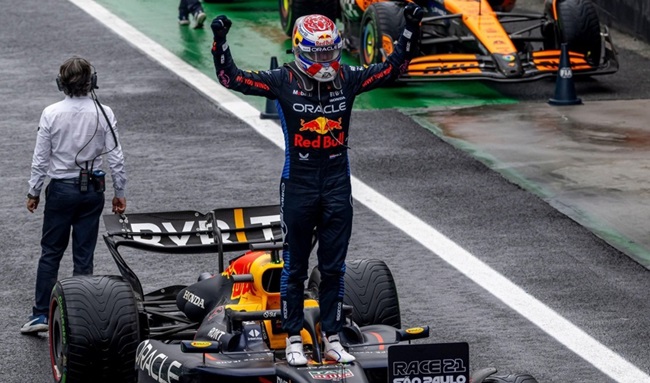Max Verstappen, campion mondial pentru a patra oară în Formula 1