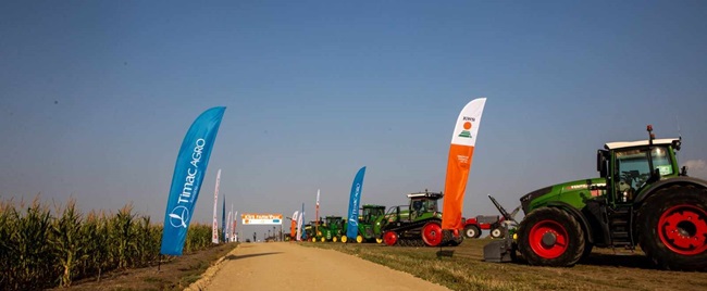 Fermieri din toată țara s-au reunit la ferma Maxagro din Birda 3 Spațiul imens al fermei Maxagro din Birda a găzduit un eveniment special organizat de firma KWS în colaborare cu reprezentanții companiilor Maxagro și TimacAgro.