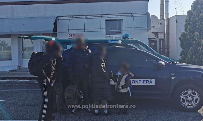 O familie din Camerun a fost depistată ascunsă într-un mijloc de transport la PTF Moraviţa