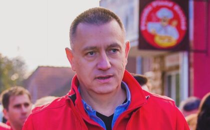 Fifor critică blocarea președintelui la Paris: Ținem morțiș să ne facem de râsul lumii 10 Fifor critică blocarea președintelui la Paris: Ținem morțiș să ne facem de râsul lumii