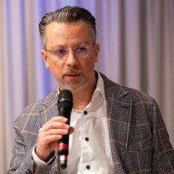 Cursuri de top în oftalmologia timișoreană