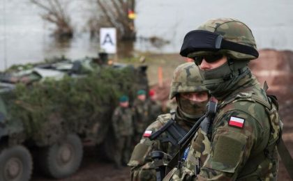 100.000 de polonezi vor face pregătire militară într-un singur an