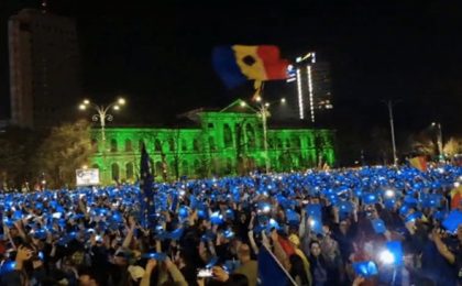 Mii de persoane participă la manifestația pro-europeană din București