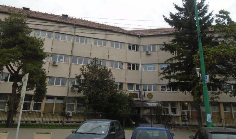 Nota 7 la purtare pentru colegii de clasă ai elevului batjocorit, de la ”Moisil”