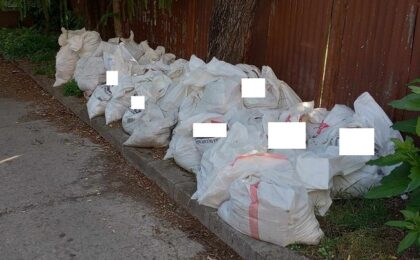 30.000 de lei amendă pentru 30 de saci cu moloz aruncați pe o stradă din Timișoara