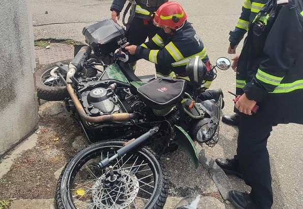Accident în Hațeg, un motociclist a ajuns la spital. UPDATE: motociclistul este cunoscutul interpret CRBL