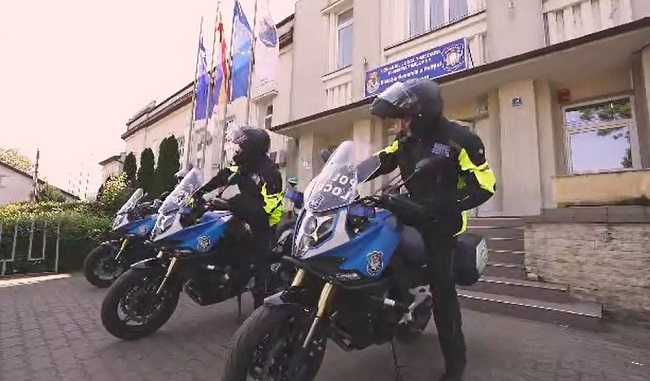 Ca să prindă mai uşor infractorii, poliţiştii locali din Timişoara au primit trei motociclete performante