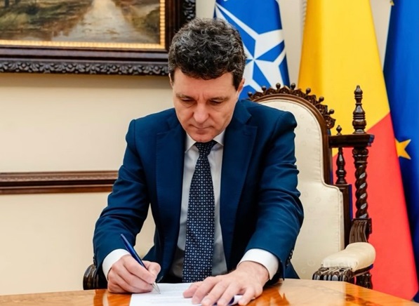 Nicușor Dan a semnat demisiile miniștrilor social-democrați și anunță noi consultări