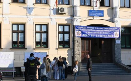 Elevi din Timișoara, premiați la etapa națională a Olimpiadei de limba și literatura română pentru minorități