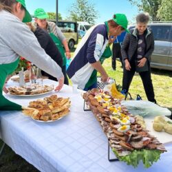 Timișorenii au mers cu vaporetto pe Bega la festivalul gastronomic maghiar de la Otelec
