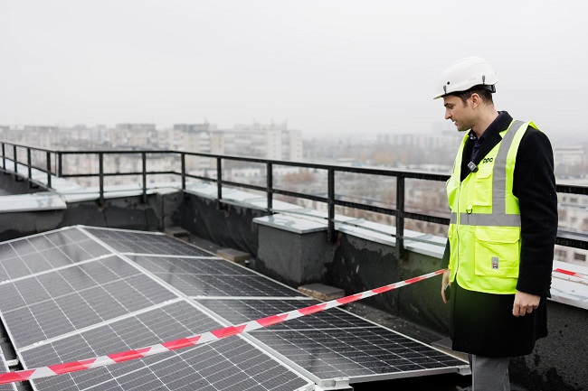 Ministerul Energiei a pus în consultare un nou program de investiţii-Urban Up, pentru instalarea de panouri fotovoltaice pe blocuri 1 Ministerul Energiei a pus în consultare un nou program de investiţii-Urban Up, pentru instalarea de panouri fotovoltaice pe blocuri