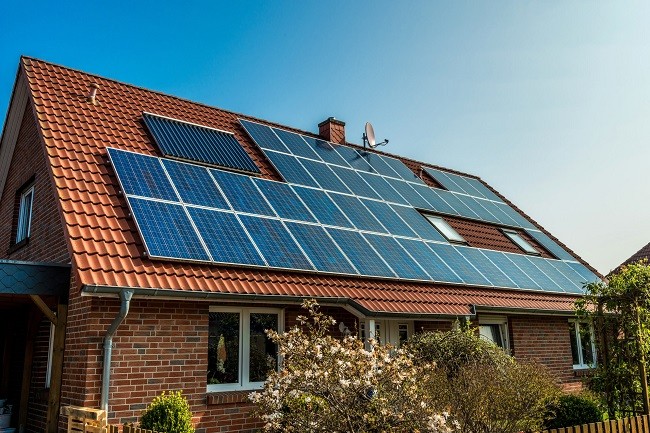 Reducerea TVA la 5% pentru panouri fotovoltaice, pompe de căldură și panouri solare a fost adoptată
