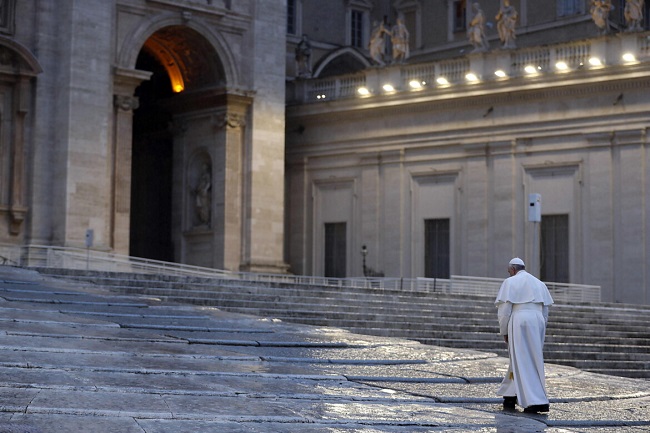 Ce a spus Papa Francisc despre moarte în cartea publicată astăzi