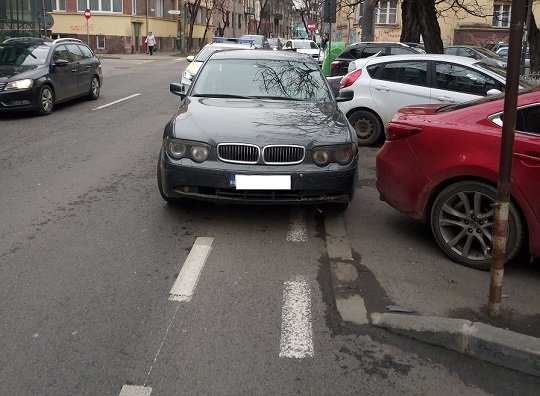 Poliţia Locală: Şoferii care parchează pe pistele de biciclete din Timişoara sunt "victime" sigure (foto)