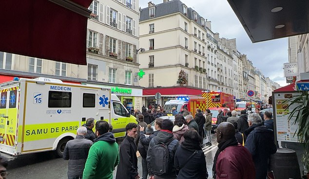 Paris: trei morți și mai mulți răniți într-un atac armat 1 Paris: doi morți și patru răniți într-un atac armat