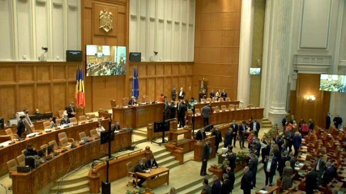 LIVE! Guvernul Cioloș, acum vot în Parlament