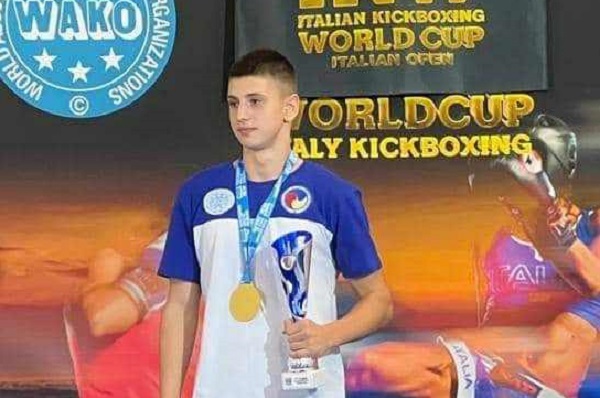 Performanță uriașă! Patrick Barhan, de la LPS "Banatul" Timișoara, este campion mondial la kickbox!