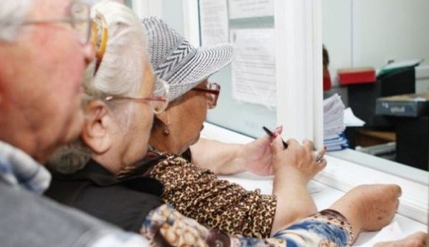 Creşte vârsta de pensionare pentru femeile din România. Excepţii de la regulă