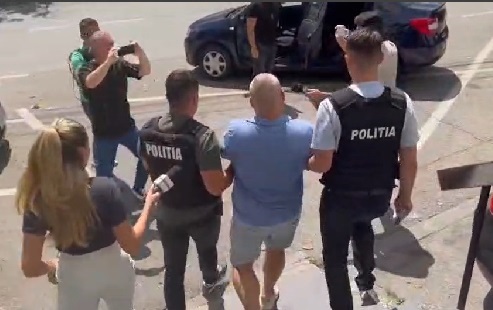 Percheziții la persoane bănuite de furt calificat și tentativă de furt calificat