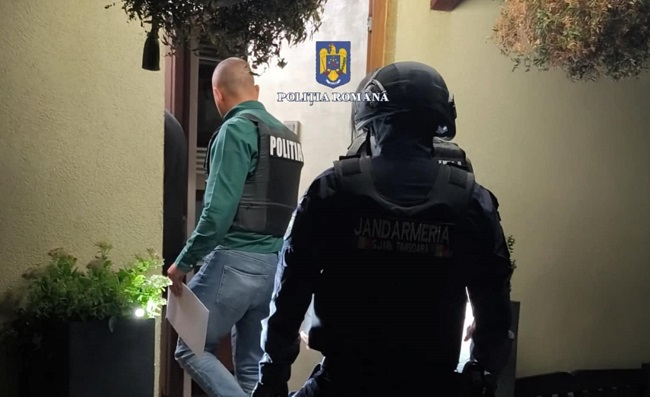 Percheziţii în Timiş şi Caraş-Severin la traficanţi de droguri cu vârste între 17 şi 51 de ani (FOTO)